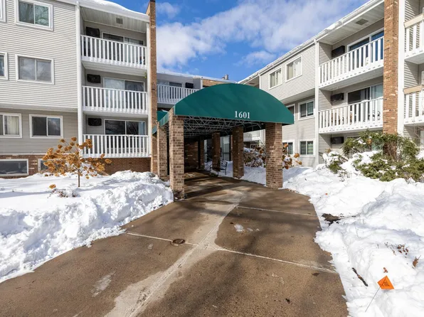 1601 N Innsbruck Dr APT 101, Fridley, MN 55432