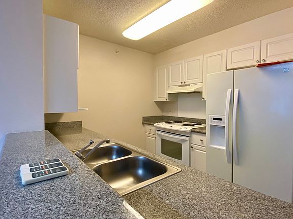 5th image of 801 South St APT 401