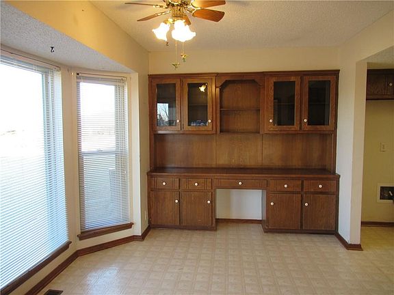 5th image of 4211 Koerner Dr NE