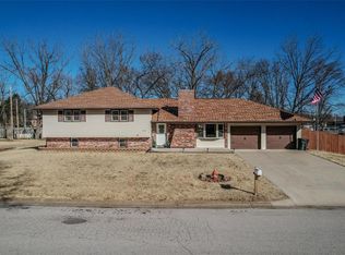 1100 Hull Valley Dr, Waynesville, MO 65583
