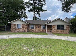 624 Livingston Ct, Hinesville, GA 31313