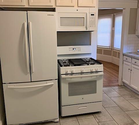 5th image of 3014 E St