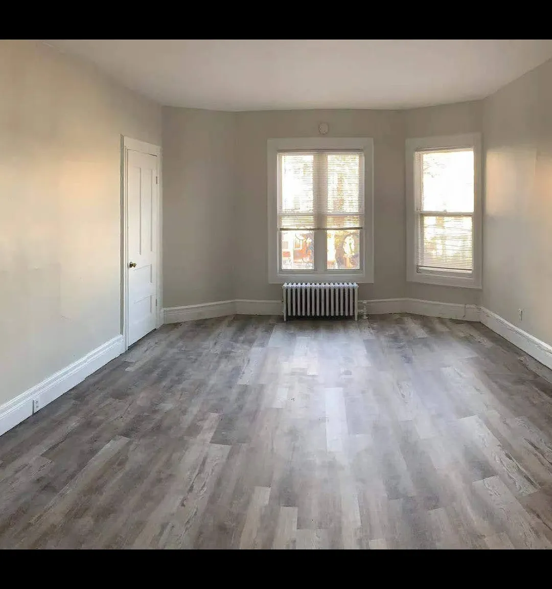 116 3rd Ave — Photo 1