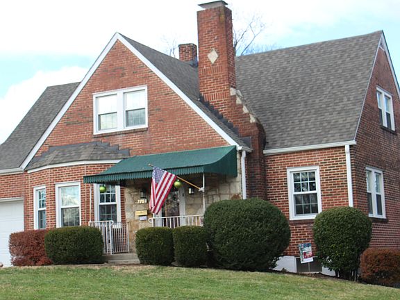 3rd image of 2701 Derwent Dr SW