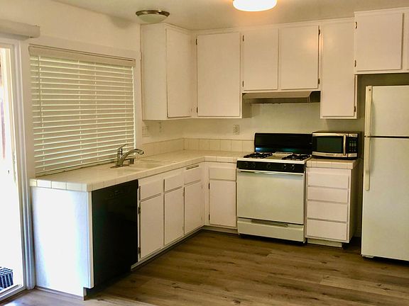 4th image of 10870 New Salem Pl