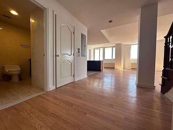 2nd image of 13338 Sanford Ave Penthouse B