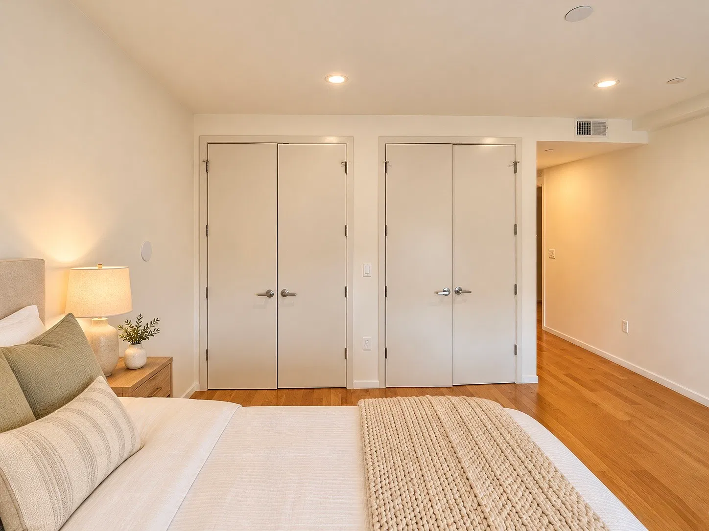 3 bed, 1700 sqft, $9,500 — Photo 4