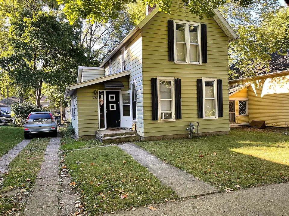 221 Sylvia St