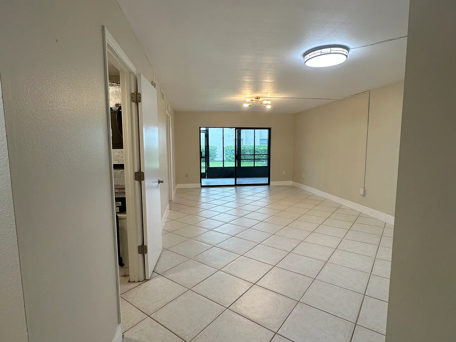 2 bed, 1605 sqft, $1,700 — Photo 3