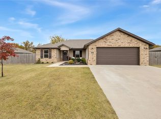 34 W Kiowa St, Farmington, AR 72730