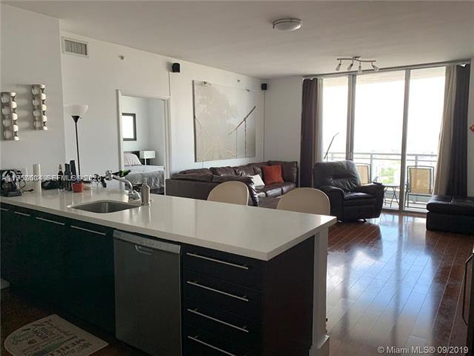 1st image of 90 SW 3rd St APT 4008