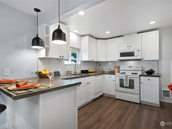 11158 Beacon Avenue S, Seattle, WA 98178