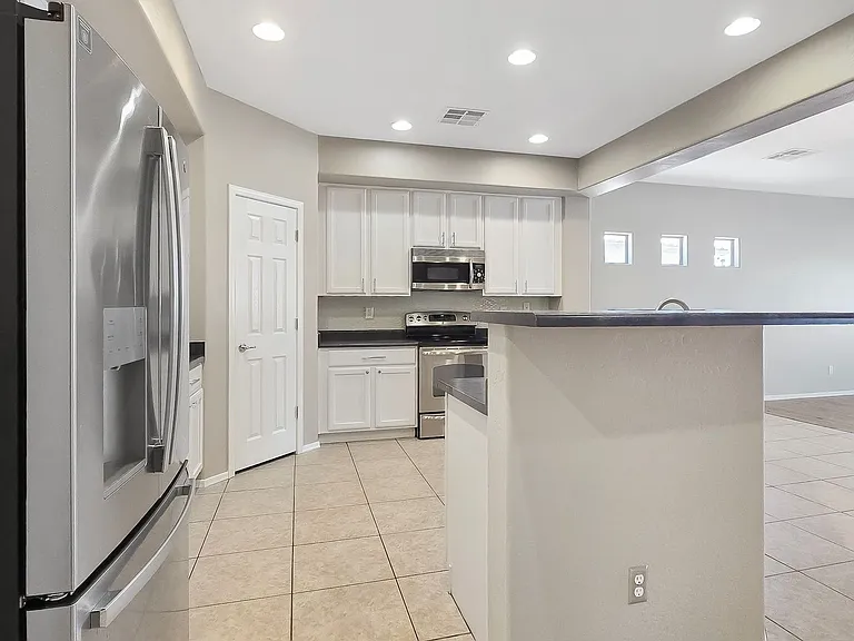 9912 W Marguerite Ave — Photo 10
