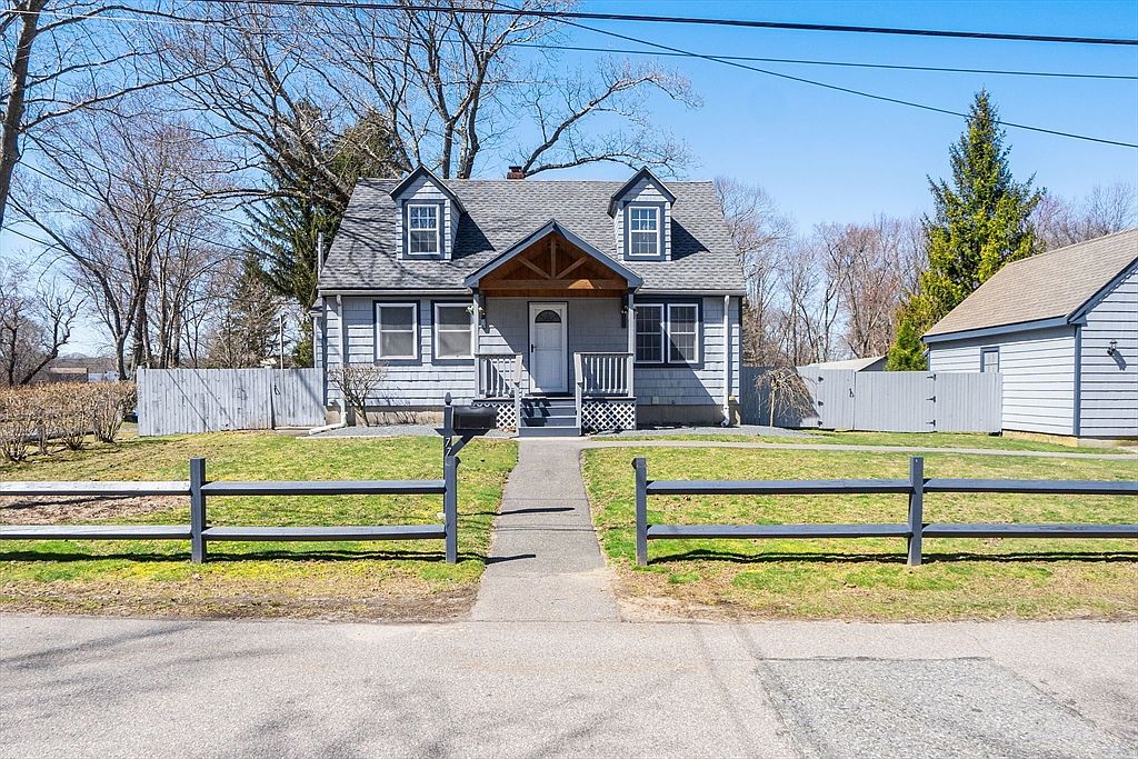 77 Oak St, North Attleboro, MA 02760 Zillow