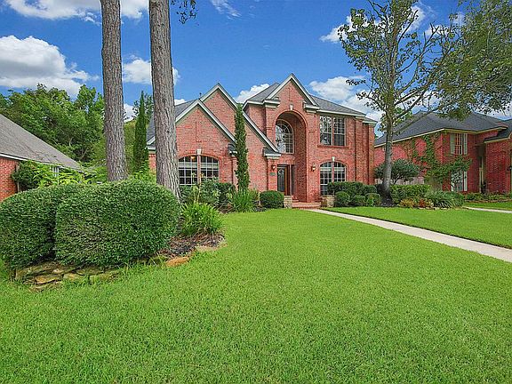 3rd image of 3511 Valley Chase Dr
