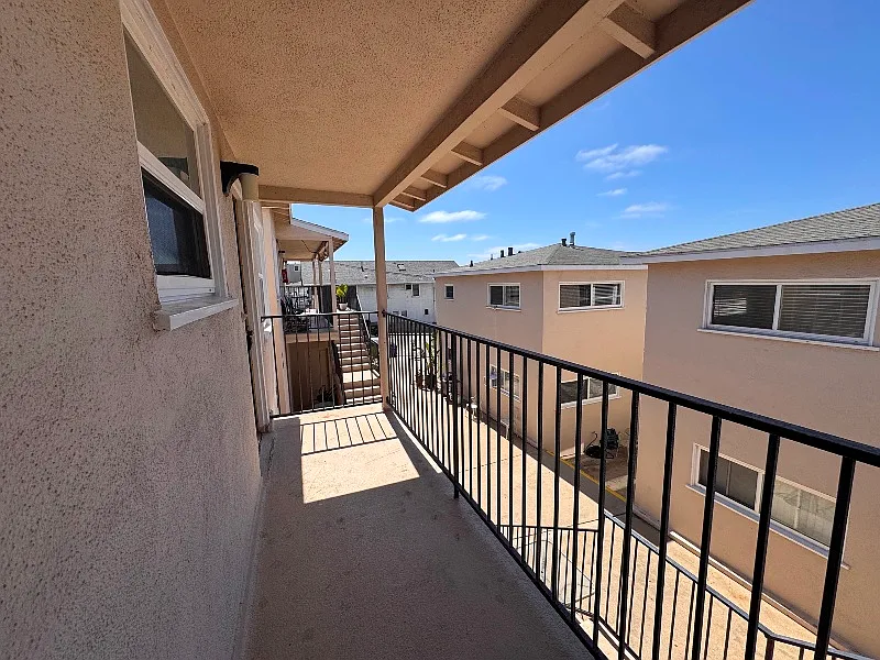 Studio, 500 sqft, $2,050 — Photo 3
