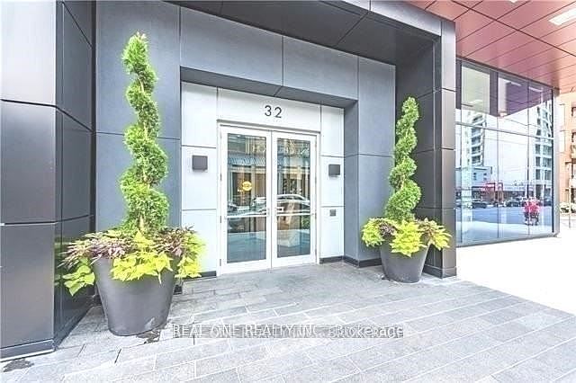 2nd image of 32 Davenport Rd Unit 1101