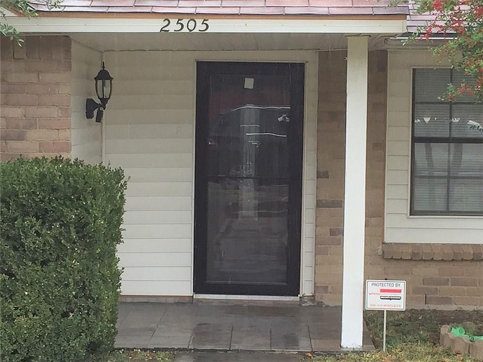 2nd image of 2505 Poplar Trl