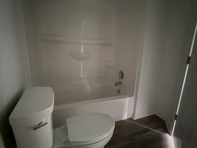 121 Westover Dr — Photo 30
