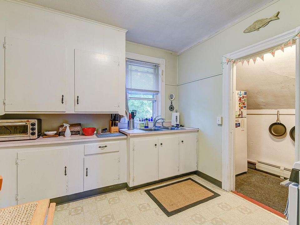 1st image of 33 Tucker Ave #3