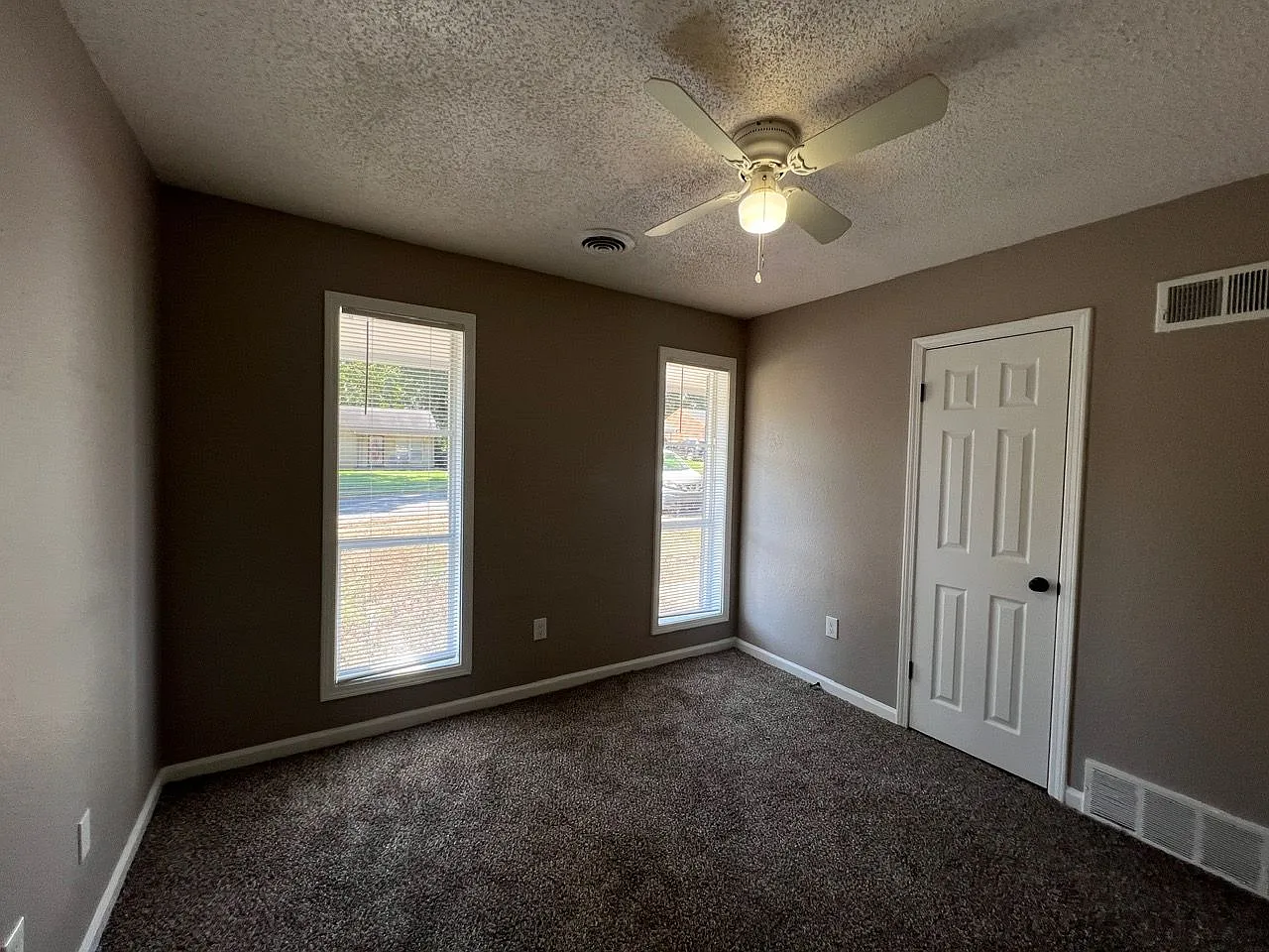 4088 Montana St — Photo 3