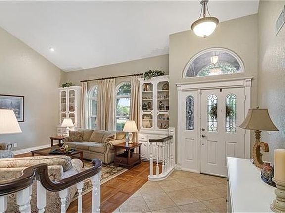 3rd image of 1103 Emerald Ct