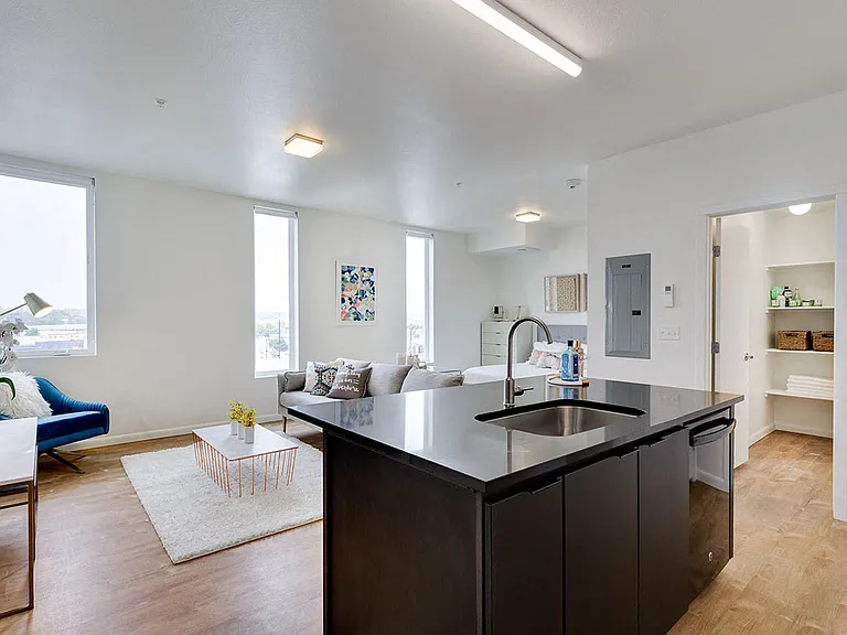 The Watercooler Apartments — Photo 15
