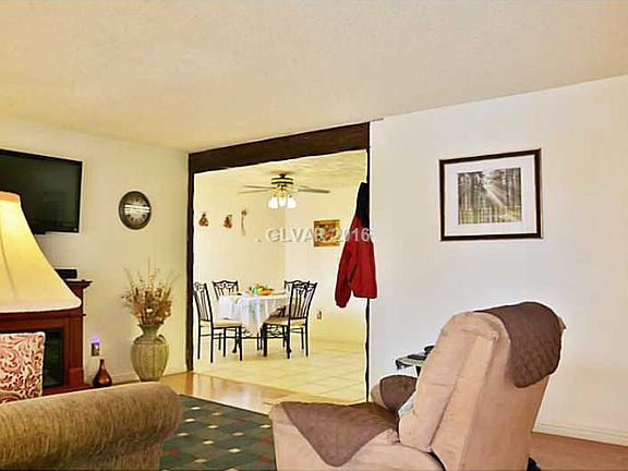 4th image of 4748 Sun Valley Dr