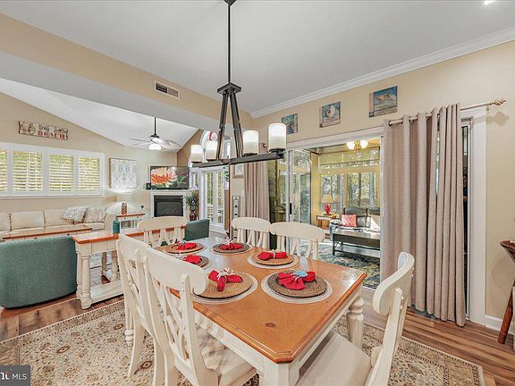 5th image of 21180 Arrington Dr