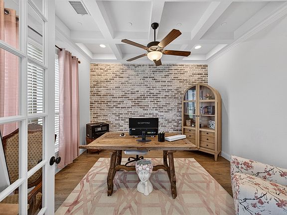 4th image of 308 Virgil Dr