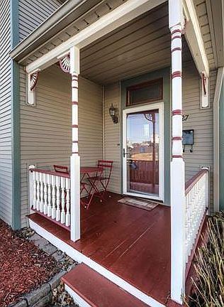 4th image of 327 Jackson St