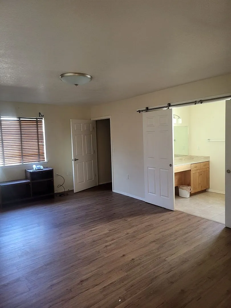Accessable NE Heights 3/bd 1.75/ba 1300/sf 1/cg — Photo 2