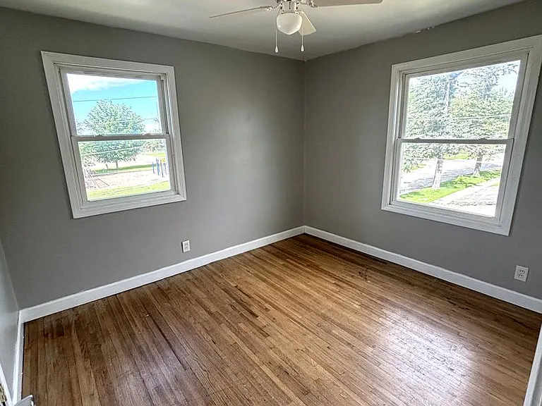 1254 W Mullan Ave — Photo 5