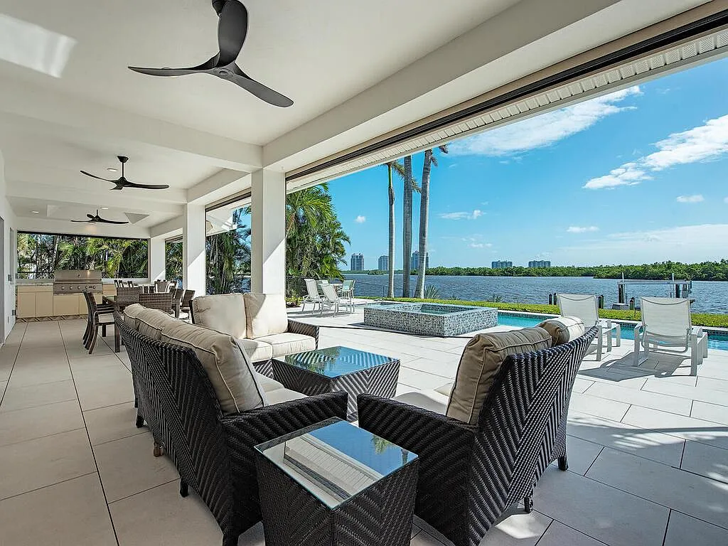 5 bed, 3338 sqft, $40,000 — Photo 2
