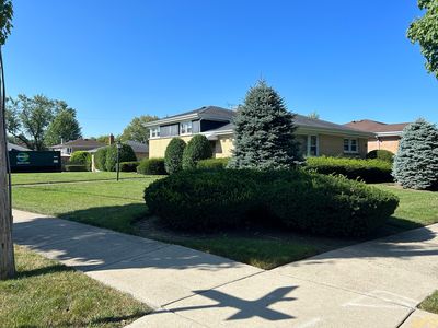 7021 W Kedzie St, Niles, IL, 60714