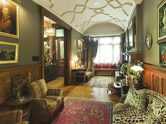 Sold by Sotheby's International Realty | media 10