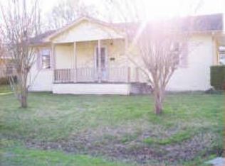 1405 Pecan St, Bonham, TX 75418