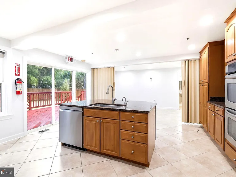 711 Lamberton Dr — Photo 14
