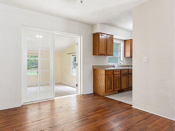 3rd image of 1526 W Beresford Ave