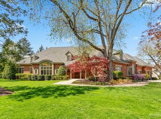 646 Plumtree Rd, Glen Ellyn, IL 60137