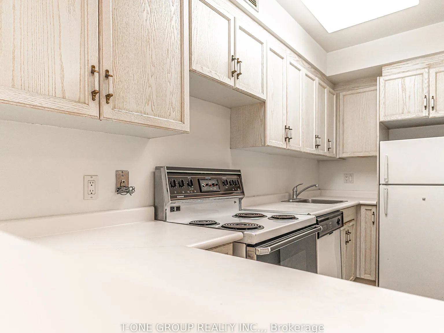 2 bed, $2,600 — Photo 4