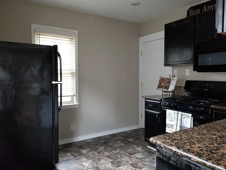 329 Baker St #1 — Photo 10