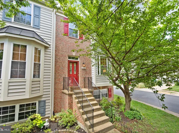 4640 Deerwatch Dr, Chantilly, VA 20151