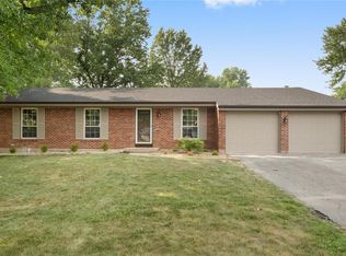 104 Windcliffe Dr, Ballwin, MO 63021