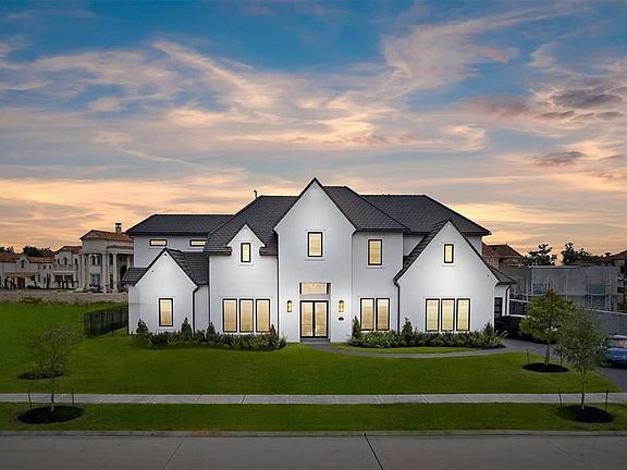 3rd image of 30 Alexandra Way Cir