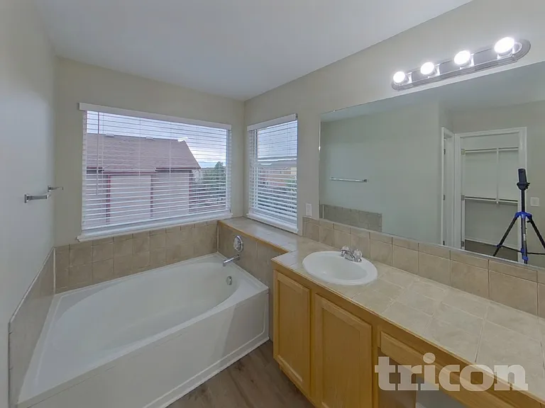 7048 Sungold Dr — Photo 8
