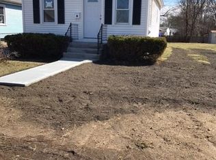 46 Green Lane Rd, Pawtucket, RI 02861