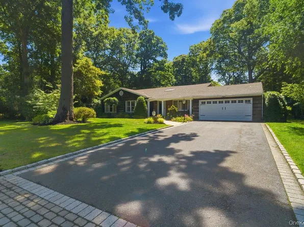 20 Oak Tree Drive, Smithtown, NY 11787