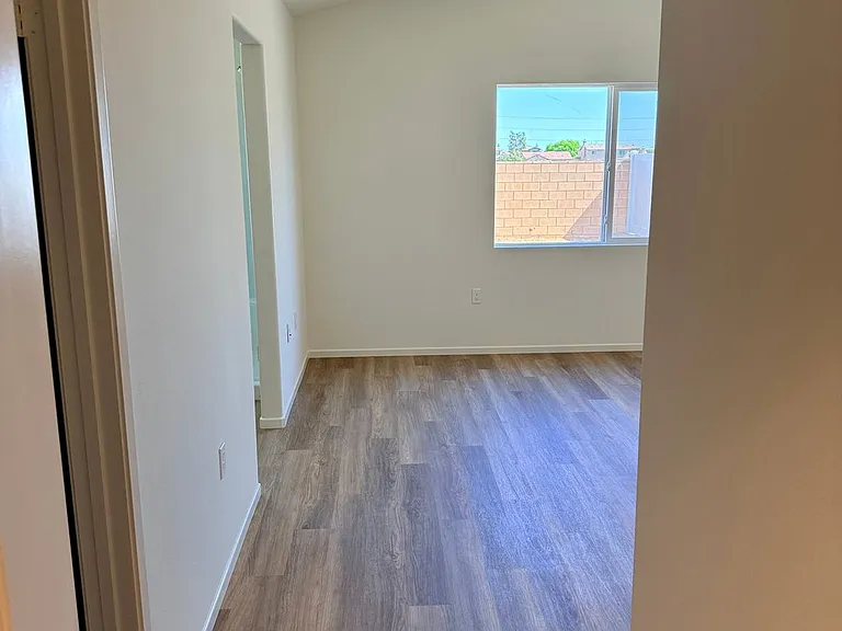 11702 Sebastian Rd — Photo 17
