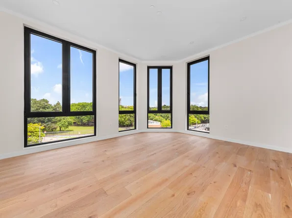 110-72 Corona Avenue image 8 of 12